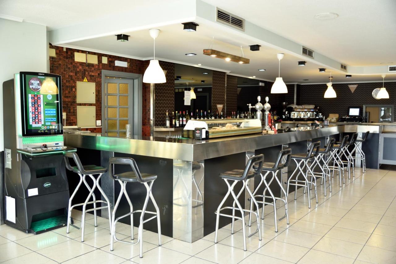 Hotel Sierra De Arcos Andorra Bagian luar foto